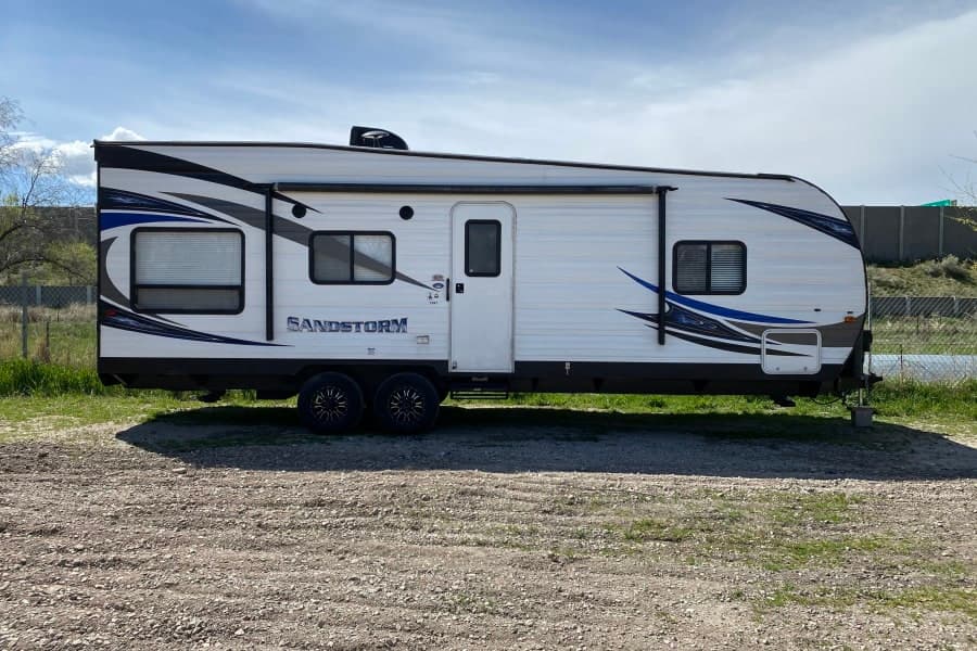 Forest River Sandstorm Toy Hauler Fifth-Wheel RV rental in Salt Lake City Utah, exterior